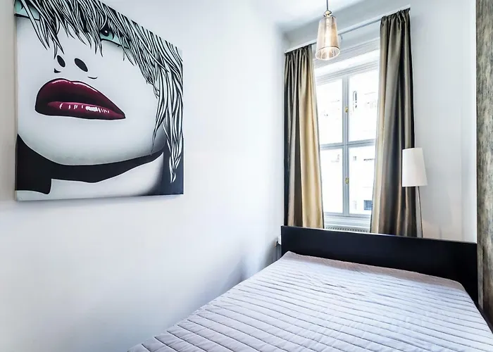 Bpr B&w Elegant Budapest