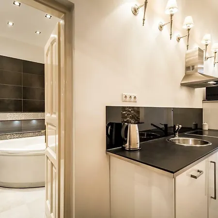 Bpr B&w Elegant Apartment *